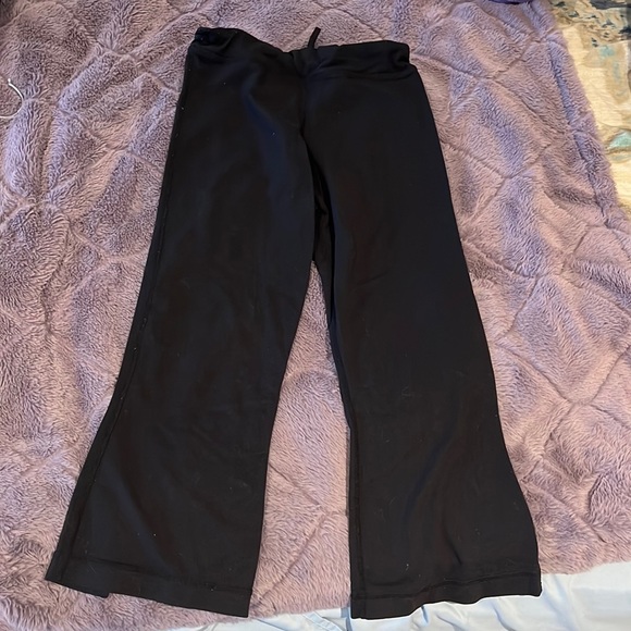 Original Black Lululemon Cropped Yoga Pants - Picture 2 of 3